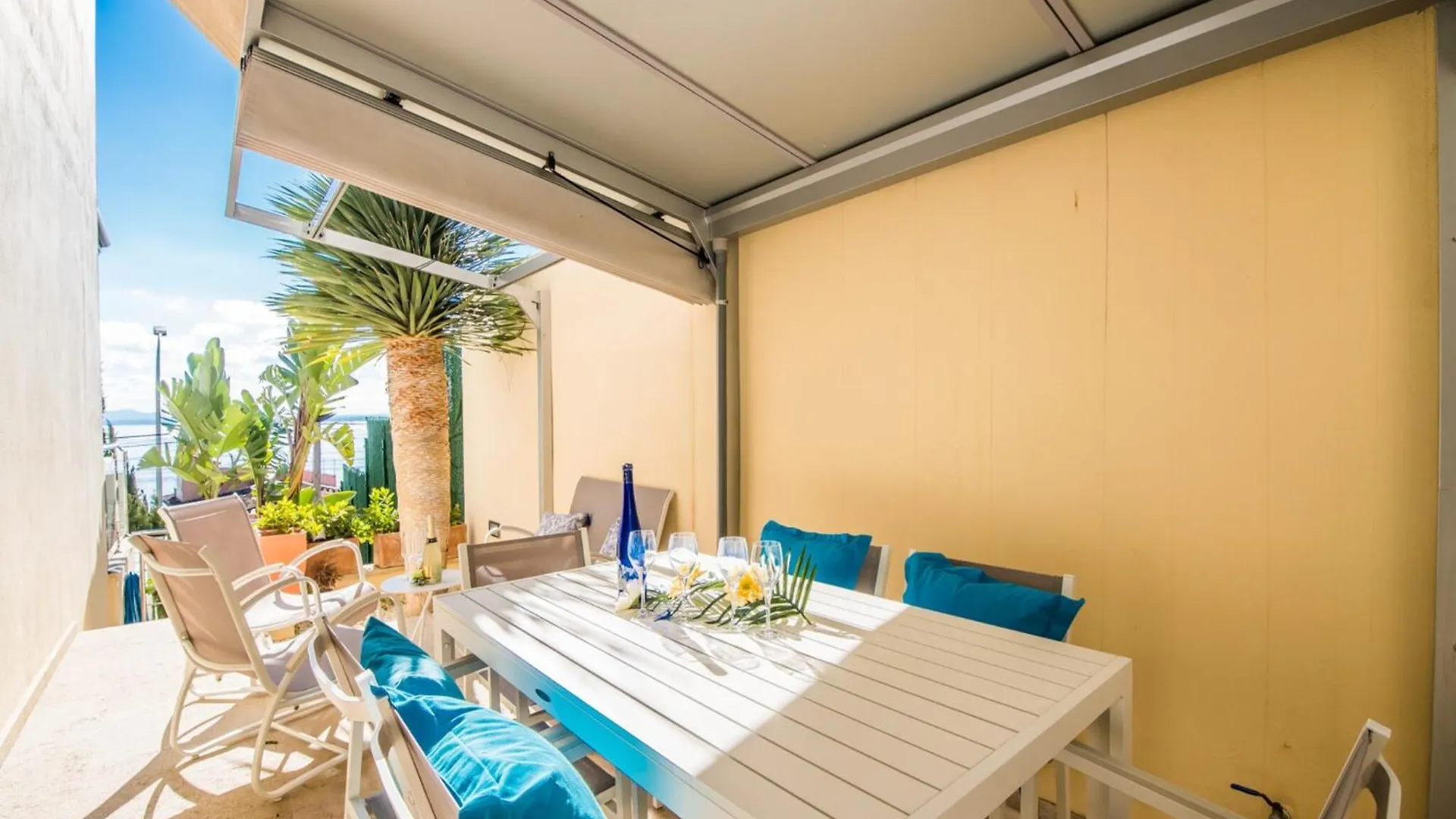 Дом отдыха Stunning Villa With Private Terrace Alcanada