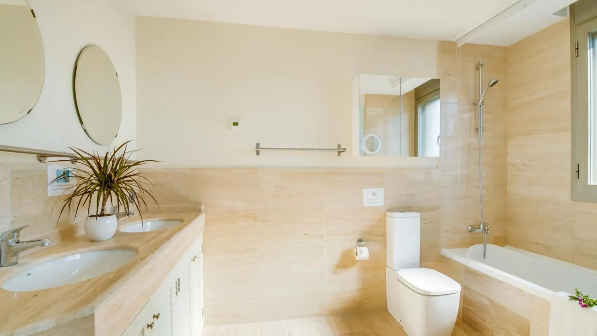Дом отдыха Stunning Villa With Private Terrace Alcanada Испания