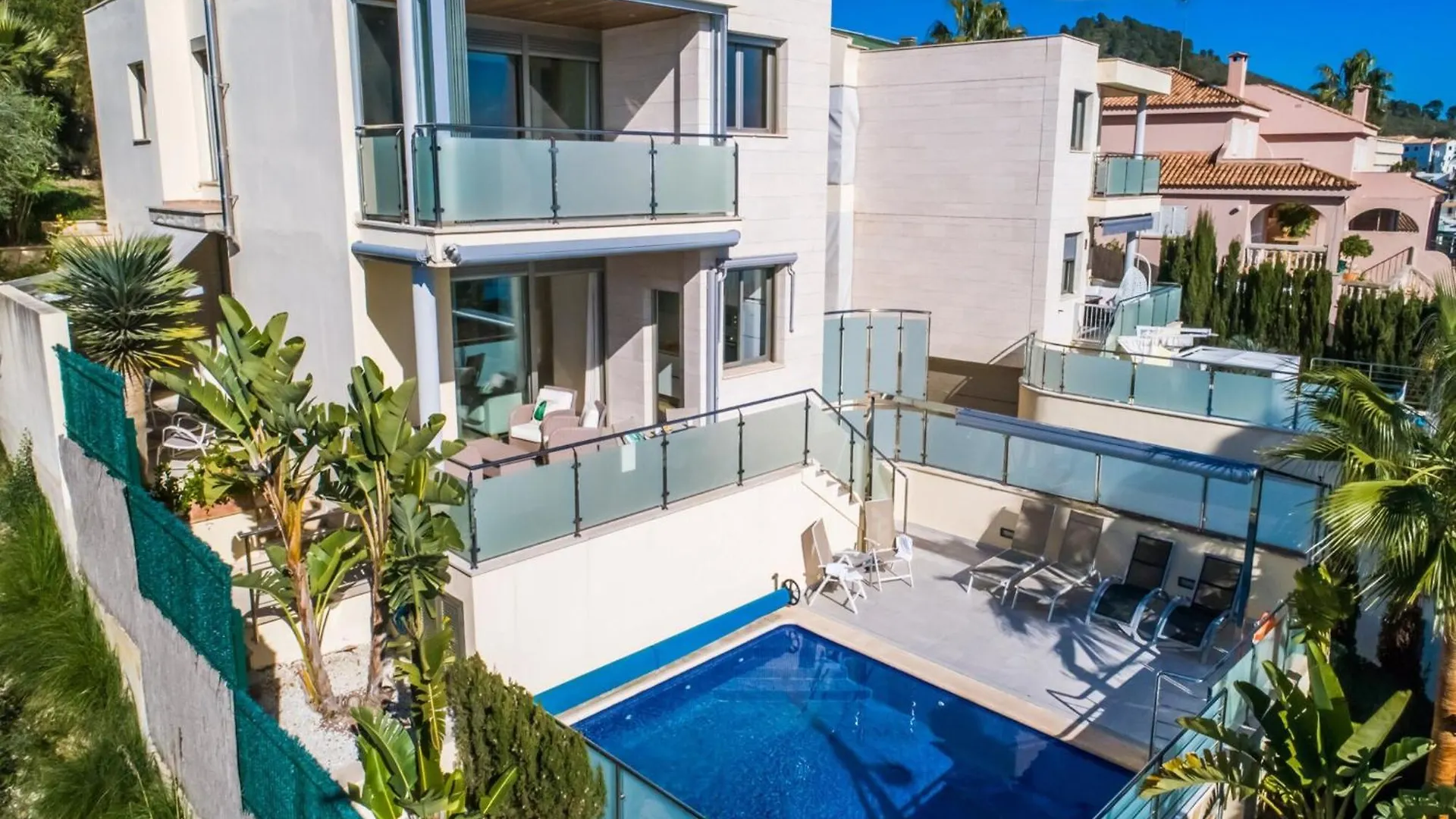Stunning Villa With Private Terrace Alcanada Дом отдыха