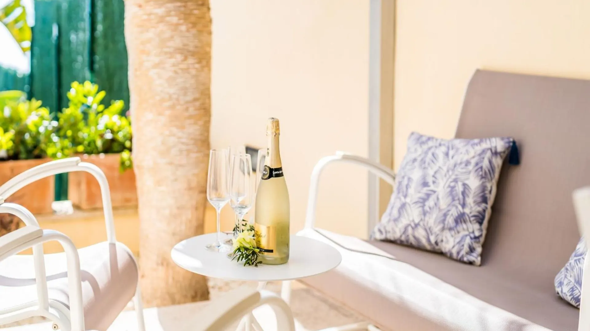Дом отдыха Stunning Villa With Private Terrace Alcanada