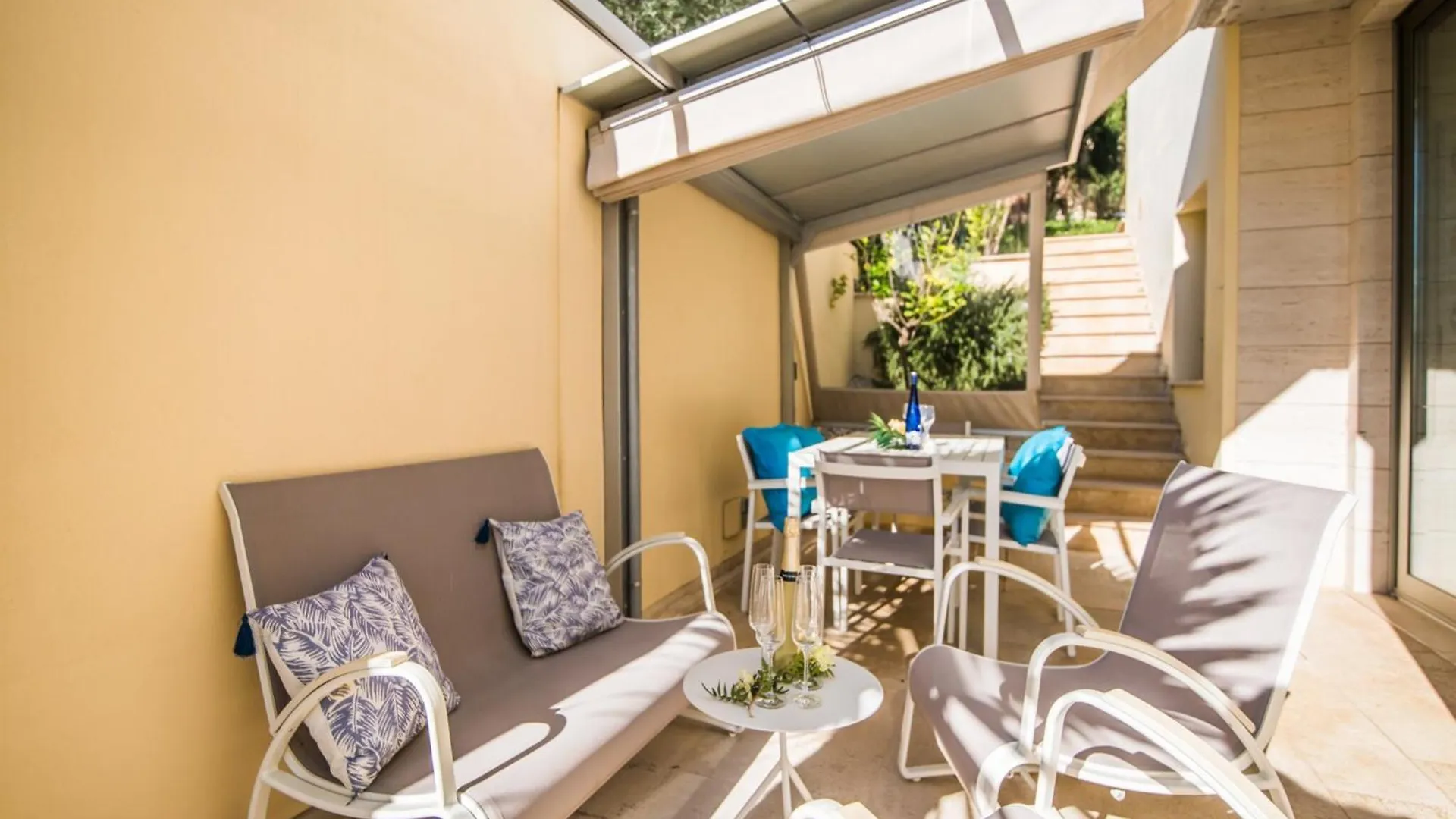 Дом отдыха Stunning Villa With Private Terrace Alcanada