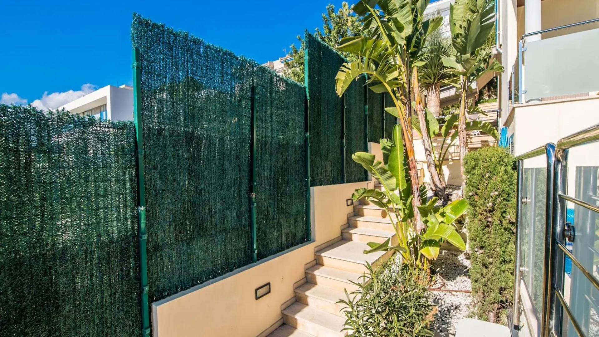 Дом отдыха Stunning Villa With Private Terrace Alcanada